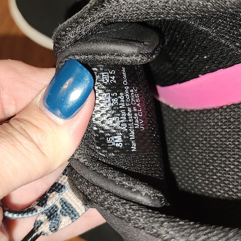 Ryka Viv Classic Black Low Top Sneakers with Patterned Laces - Picture 5 of 5